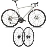 Specialized Aethos Comp 105 Di2 Road Bike & Scope R3 Carbon Wheelset Bundle
